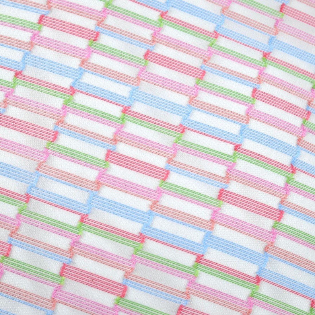 Almofada Punky com Bordado Geom�trico Rosa 45 x 45 cm